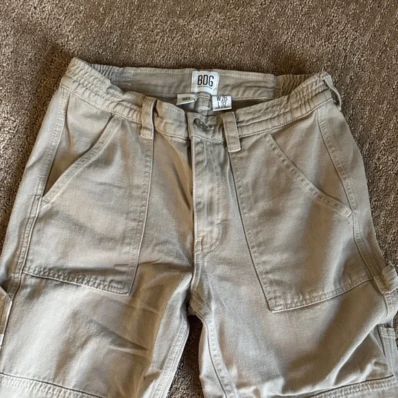 Women’s Tan Cargo Pants - Picture 4 of 6